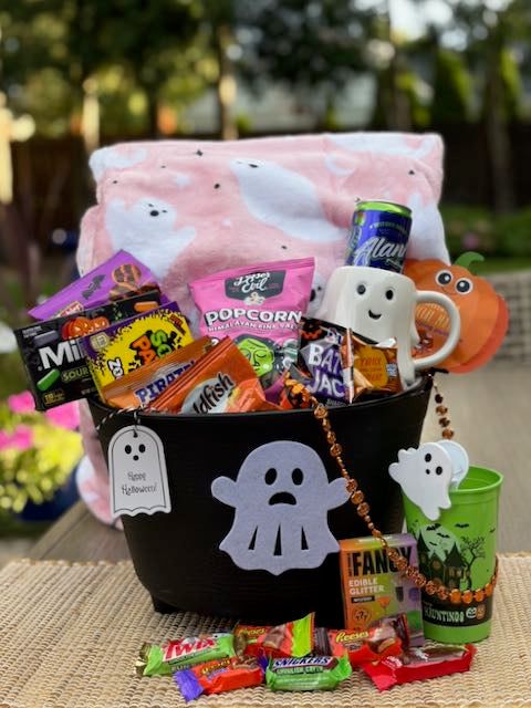 👻Halloween Boo Basket🎃(deliveries begin Oct. 26) INCLUDES 6 Spooky Cupcakes OR a charcuterie box!