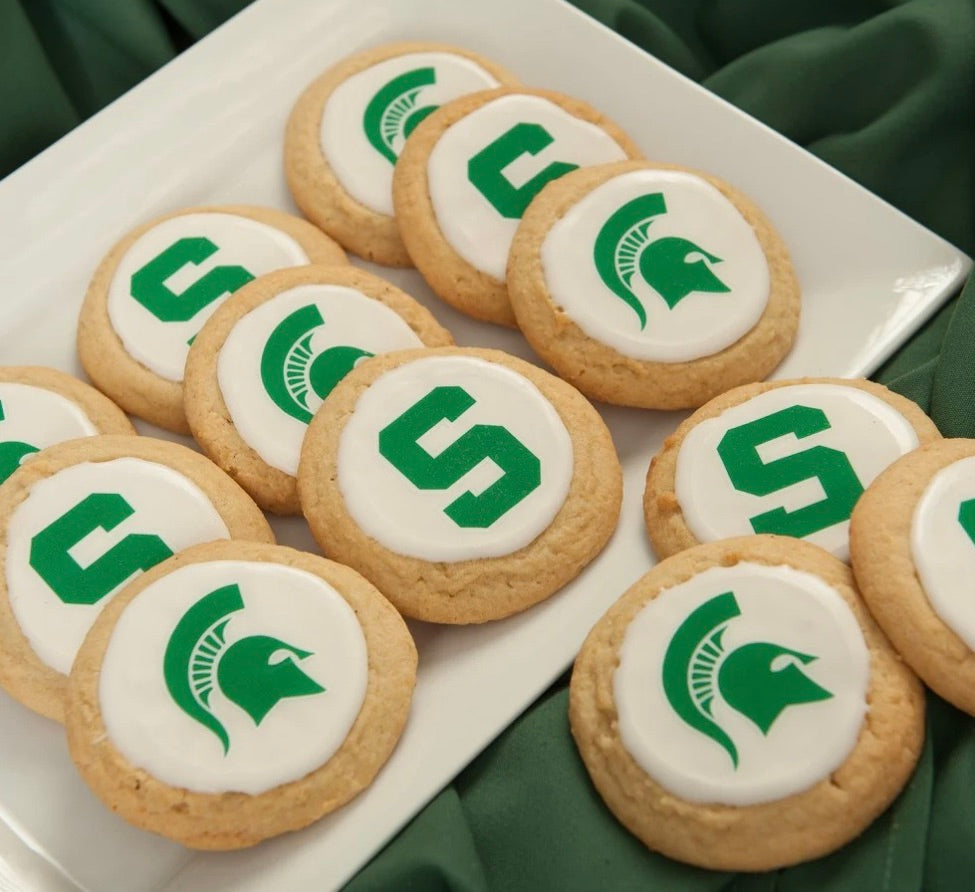 💚🎓Green & White Campus Memories Basket🎓🤍